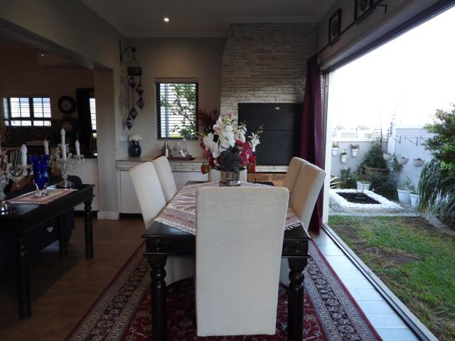 House for rent in Gordon's Bay, Western Cape
