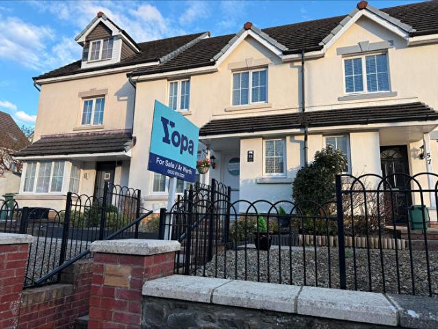 Apartment for rent in Box, Llanelli