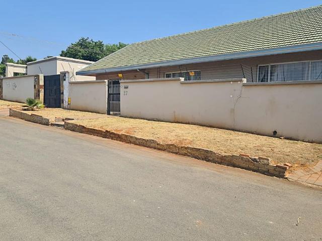 House for rent in Vosloorus, Gauteng