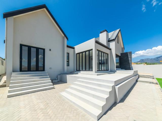 House for rent in Onverwacht, Western Cape