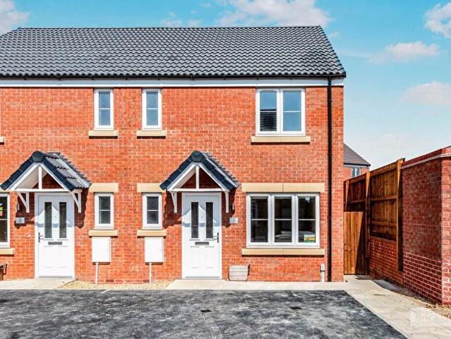 Apartment for rent in Priors Hall Park, Weldon