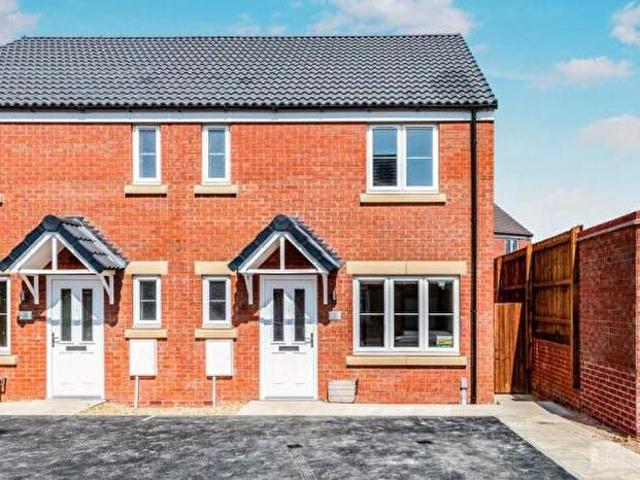 Apartment for rent in Priors Hall Park, Weldon