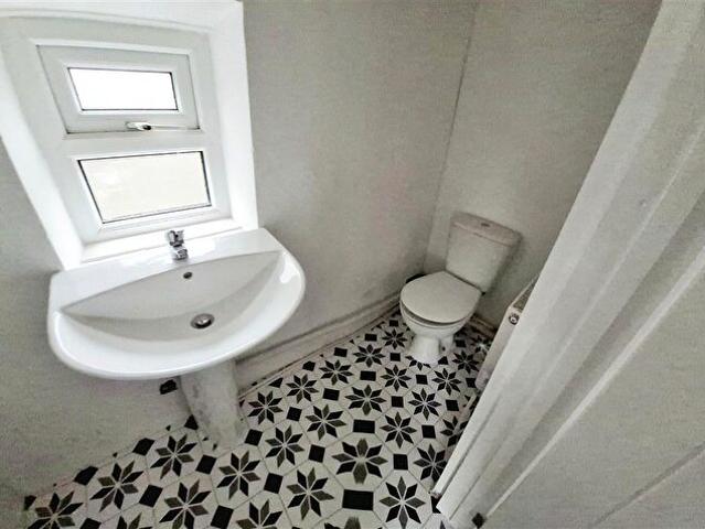 Apartment for rent in Capel, Felinfoel