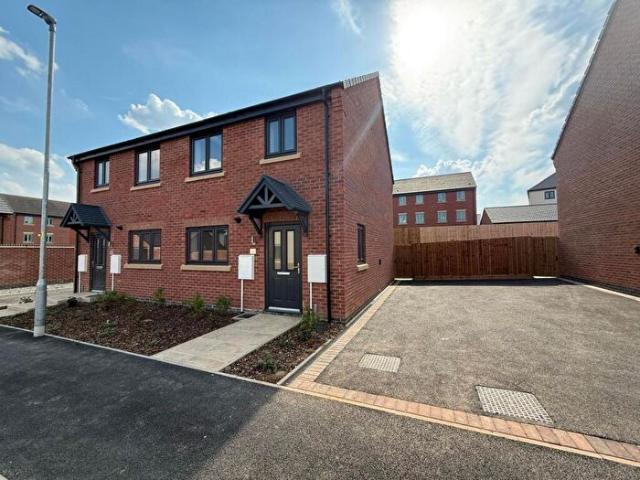 Apartment for rent in Priors Hall Park, Weldon