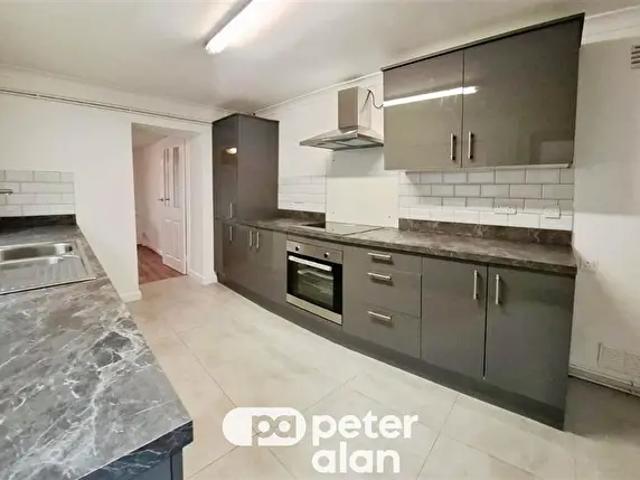 Apartment for rent in Fforest-fach, Swansea