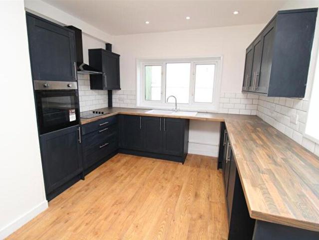 Apartment for rent in Porth, Wales