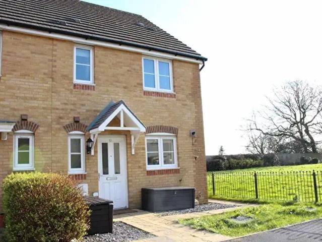 Apartment for rent in Penllergaer, Tircoed