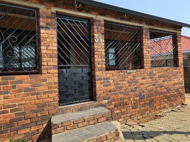 House for rent in Vosloorus, Gauteng