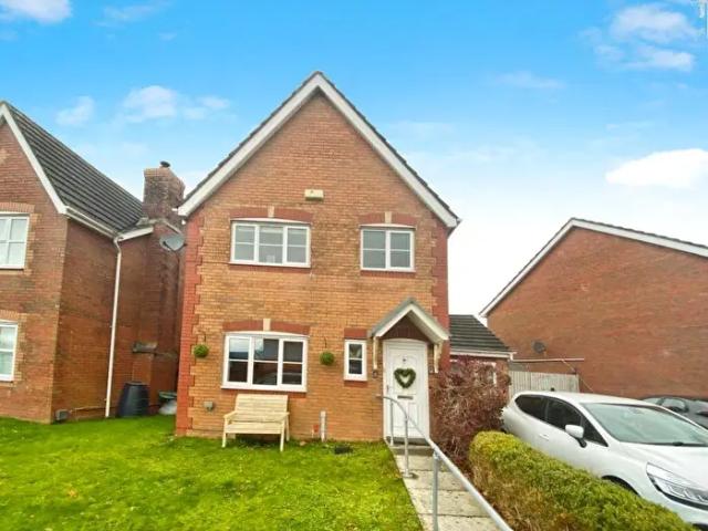 Apartment for rent in Laleston, Broadlands