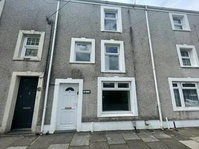 Apartment for rent in Caerhendy, Cwmafan