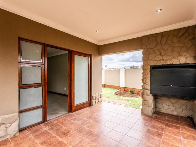 House for rent in Waterkloof, Gauteng