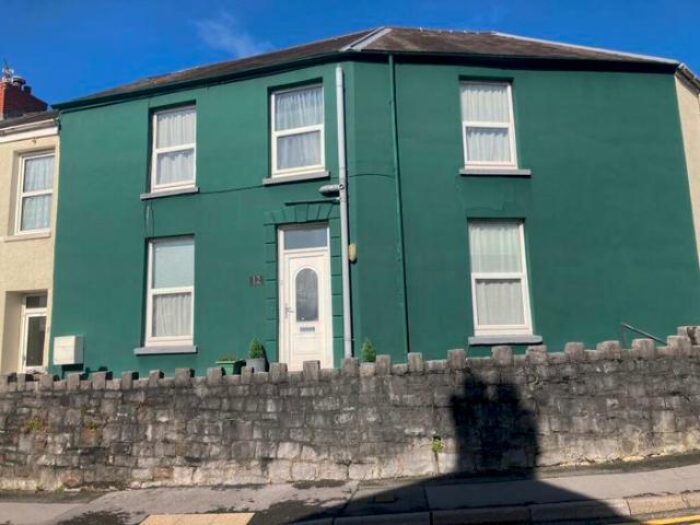 Apartment for rent in Carmarthen, Wales