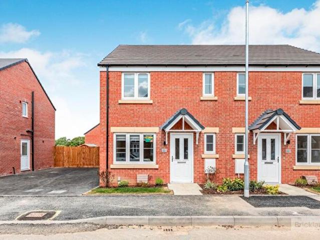 Apartment for rent in Priors Hall Park, Weldon