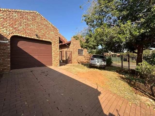 House for rent in Garsfontein, City of Tshwane Metropolitan Municipality