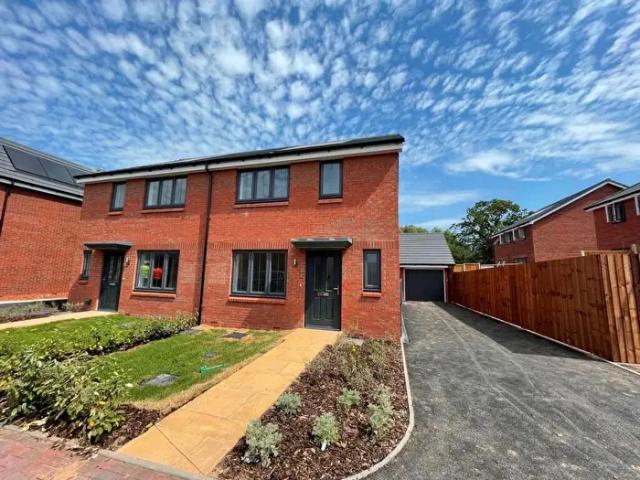 Apartment for rent in Green Close, Warwickshire