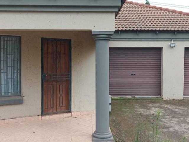 House for rent in Waterkloof, Gauteng