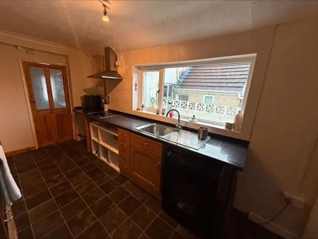 Apartment for rent in Llanelli Rural, Pont-henri