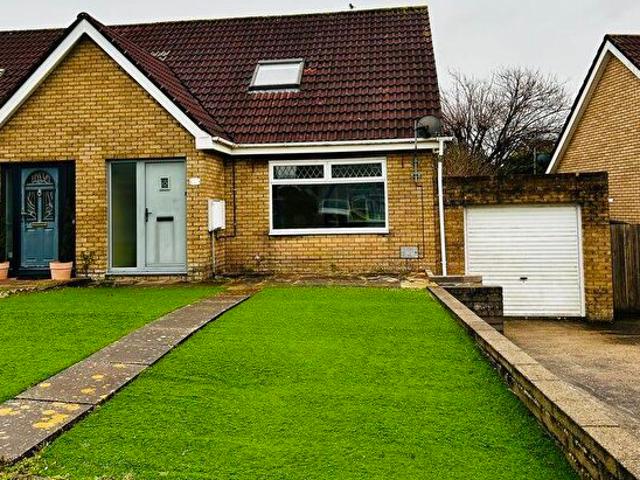 Apartment for rent in Brackla, Coity