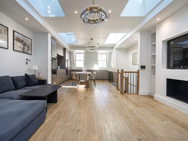 House for rent in Royal Borough of Kensington and Chelsea, Greater London