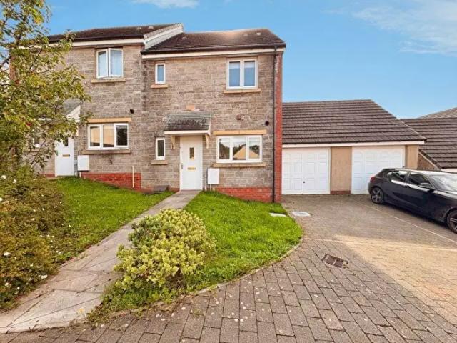 Apartment for rent in Parc Derwen, Coity