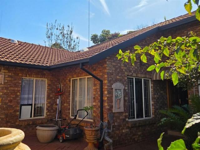 House for rent in Waterkloof, Gauteng