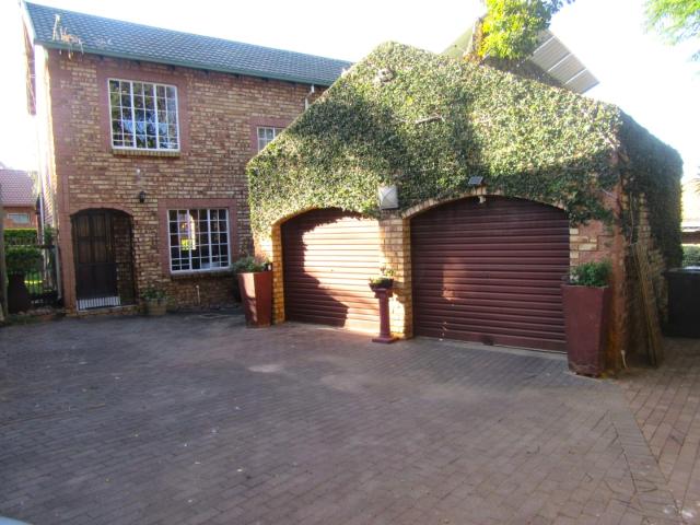 House for rent in Waterkloof, Gauteng