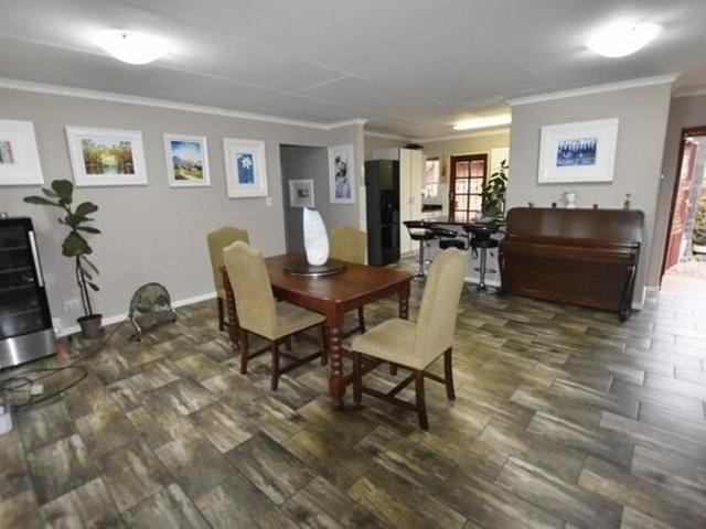 House for rent in Waterkloof, Gauteng