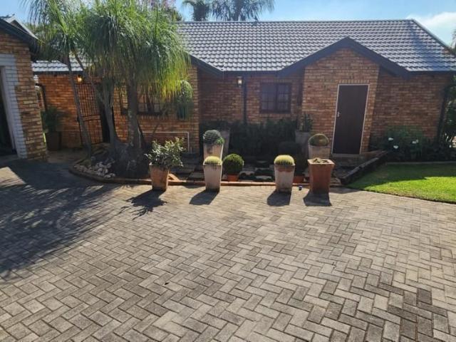 House for rent in Waterkloof, Gauteng