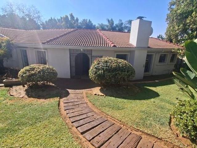 House for rent in Waterkloof, Gauteng