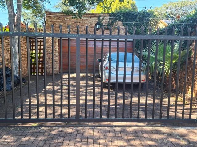 House for rent in Waterkloof, Gauteng