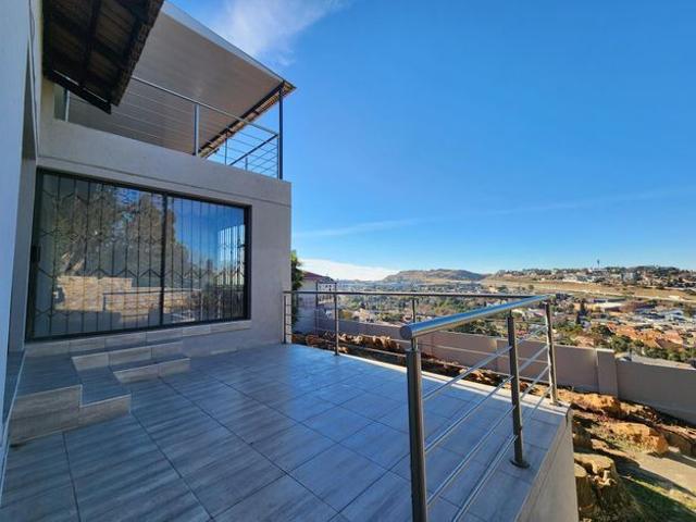 House for rent in Oakdene, Vosloorus
