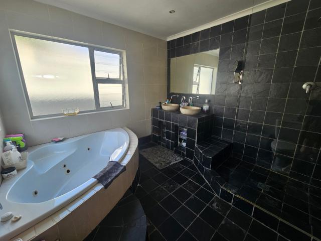 House for rent in Parklands, Western Cape