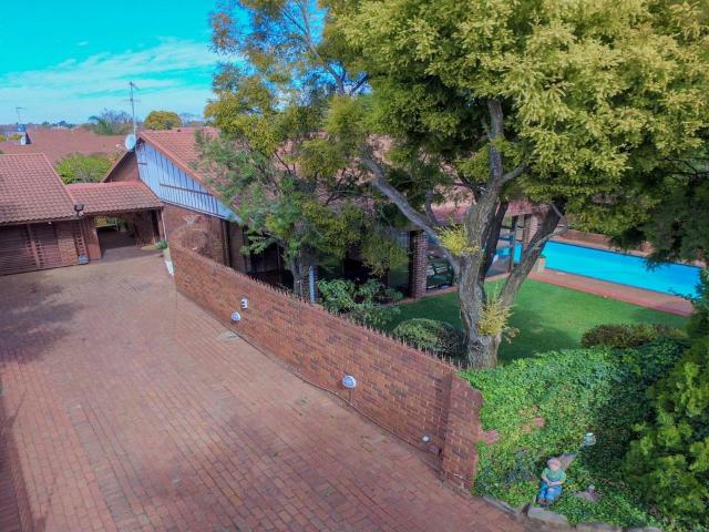 House for rent in Paulshof, Alexandra
