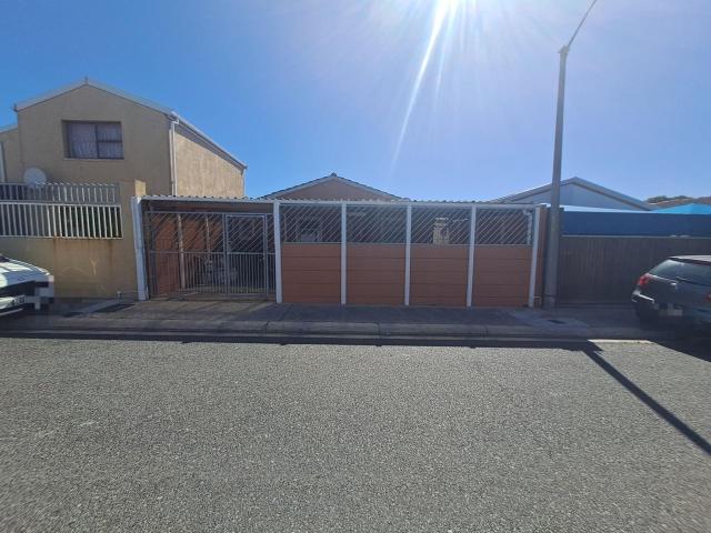 House for rent in Mitchells Plain, Western Cape