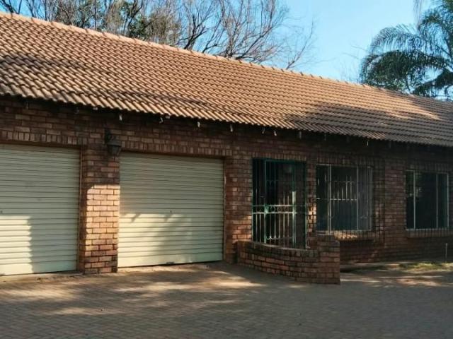 House for rent in Waterkloof, Gauteng
