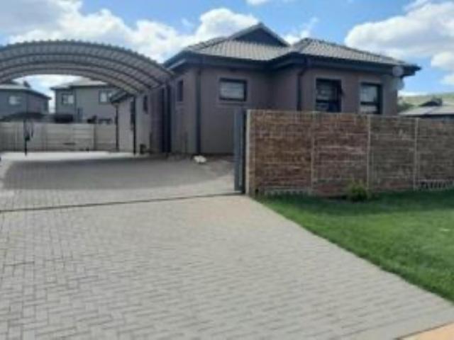 House for rent in Waterkloof, Gauteng