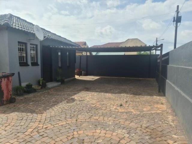 House for rent in Protea Glen, Soweto