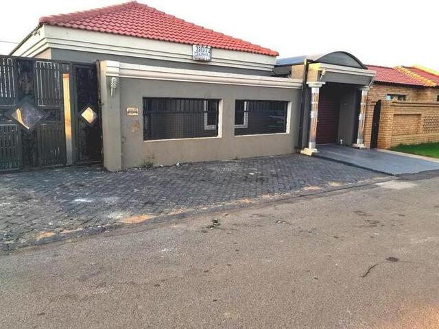 House for rent in Protea Glen, Soweto