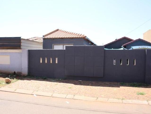 House for rent in Protea Glen, Soweto