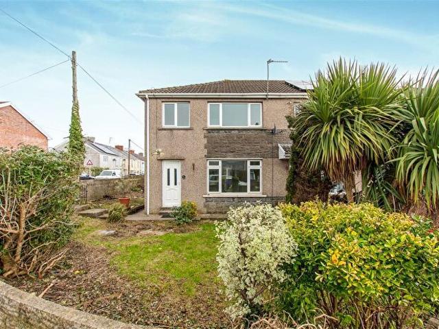 Apartment for rent in Pencoed, Wales