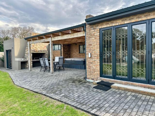 House for rent in Sandbaai, Overstrand Local Municipality