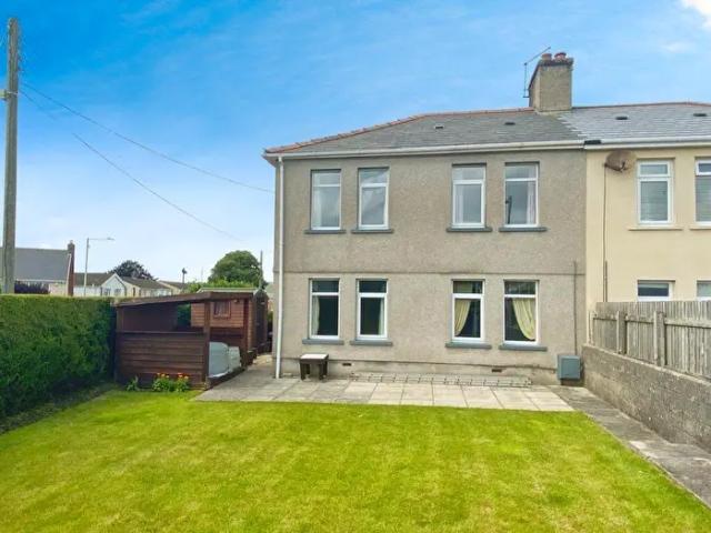 Apartment for rent in St. Bride's Minor, Sarn