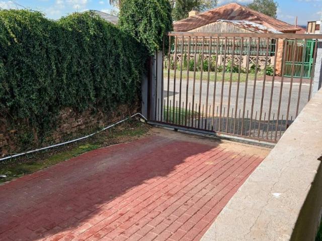 House for rent in Vosloorus, Gauteng