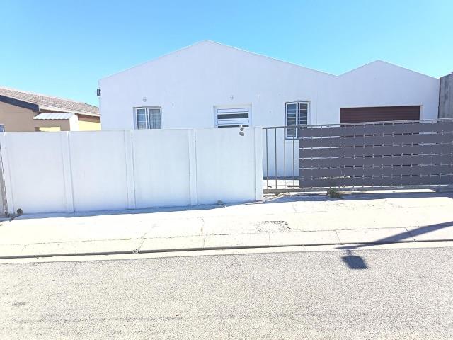 House for rent in Mitchells Plain, Western Cape