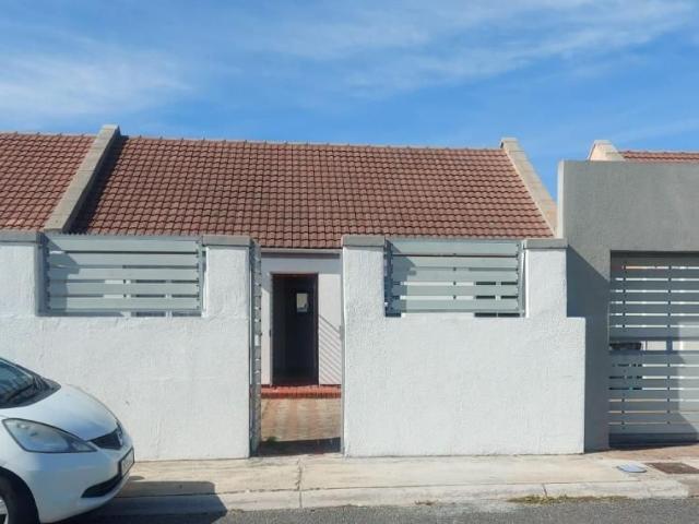 House for rent in Mitchells Plain, Western Cape