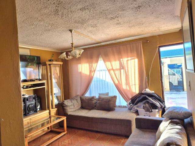 House for rent in Mitchells Plain, Western Cape