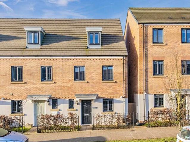 Apartment for rent in Priors Hall Park, Weldon