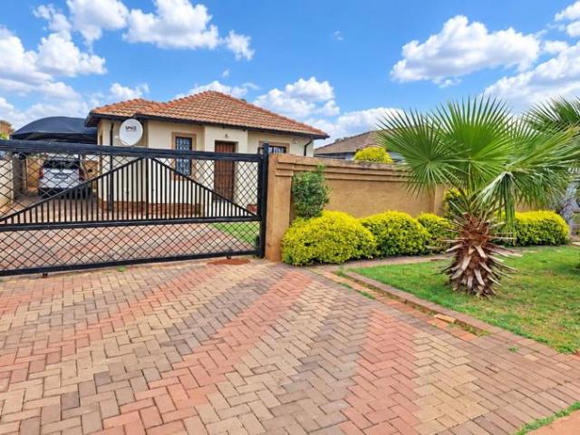 House for rent in The Orchards, Akasia