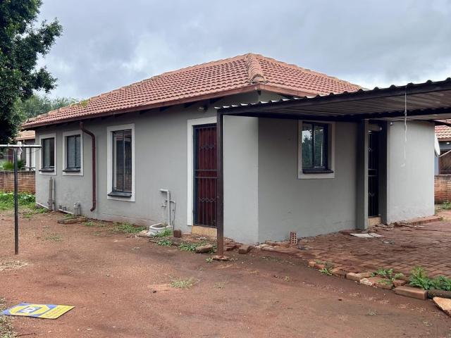 House for rent in Akasia