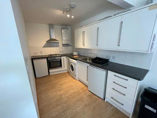 Apartment for rent in Bede Island, Old Wharf